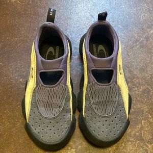 Oakley Factory team flesh sneakers